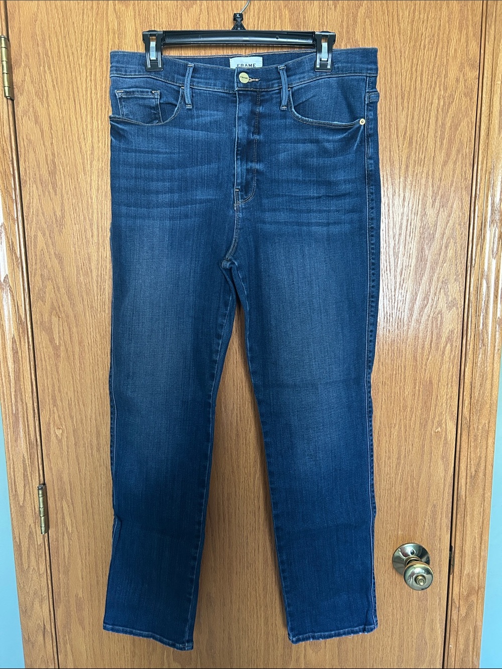 FRAME Le Sylvie Slender Straight Jeans